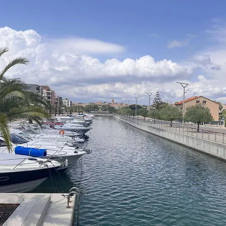 Apartment Cosy A 500m Du Port De Frejus, Proche Et Commerces - Fr-1-226a-356 *